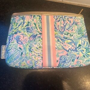 EUC Lilly Pulitzer zip pouch; approx. 5x8